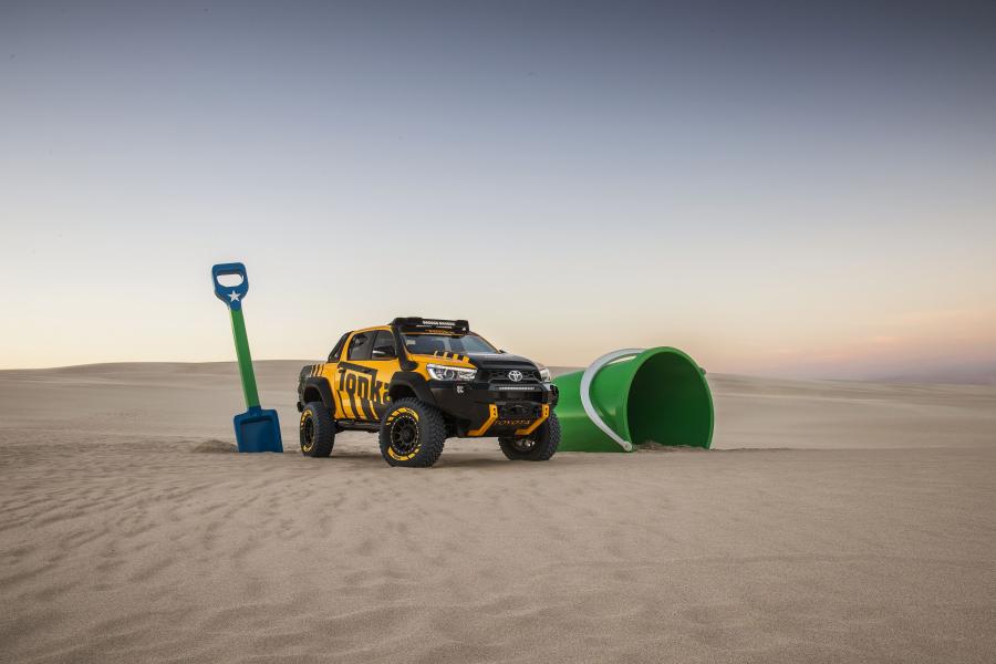  Toyota Hilux Tonka Concept 2017 года  (фото 38 из 40)